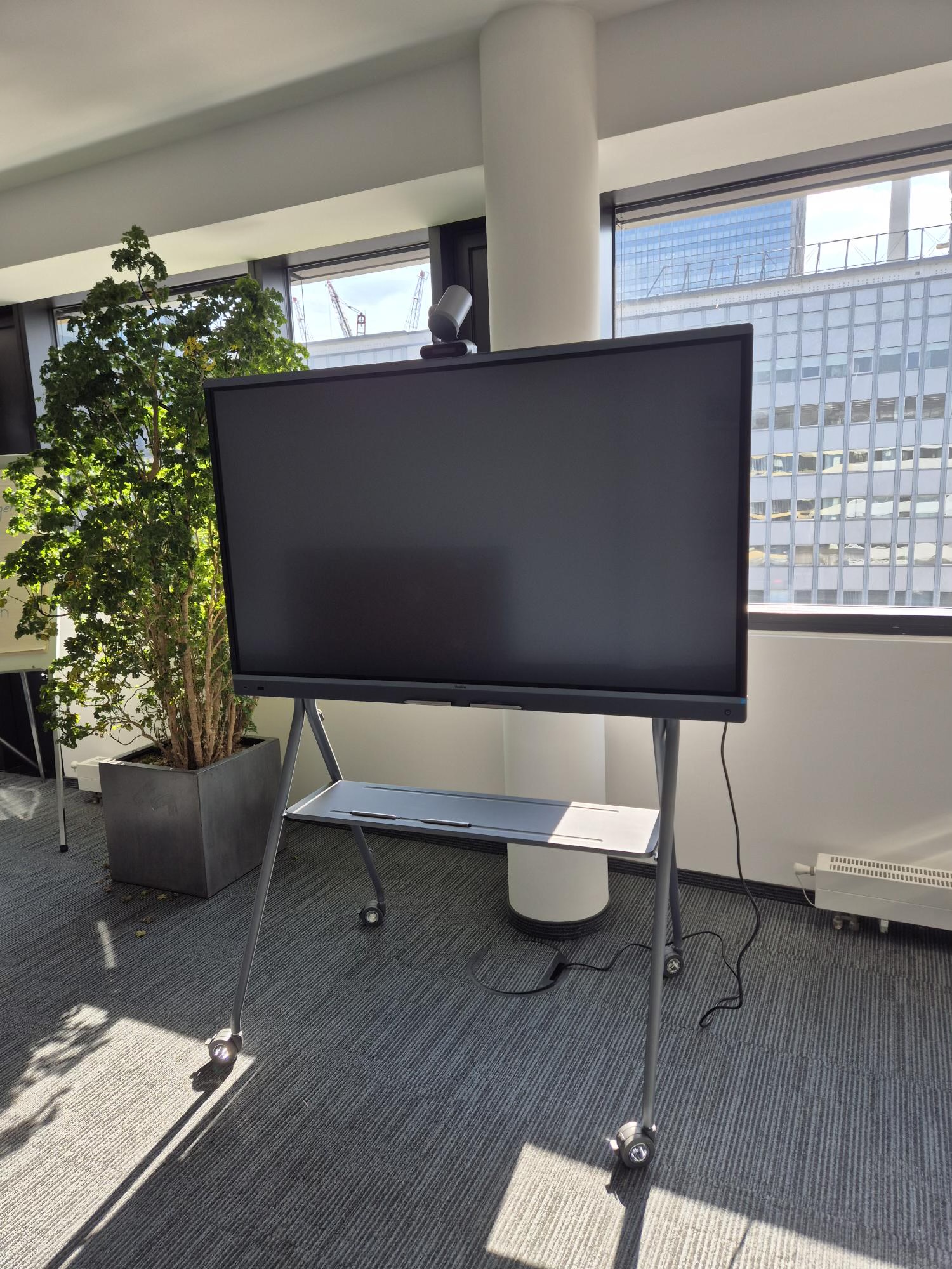 Yealink Meeting Board Pro: Revolutionäre All-in-One Kollaborationslösung für moderne Arbeitsplätze